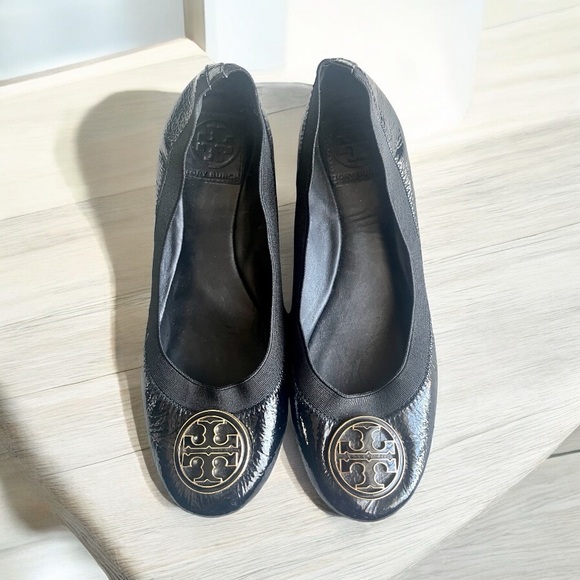 TORY BURCH Women’s Black Patent Leather Caroline Ballet Logo Flats Size 8/EU 39 - Picture 1 of 15
